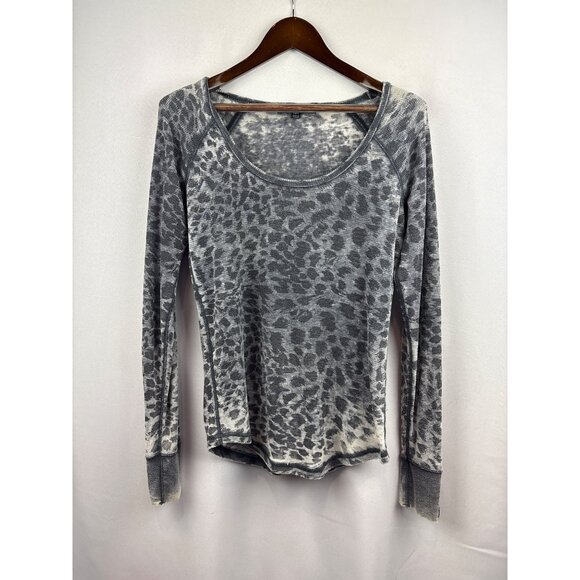 Women’s Volcom Large Gray Long Sleeve Cheetah Print Shirt - Picture 1 of 5